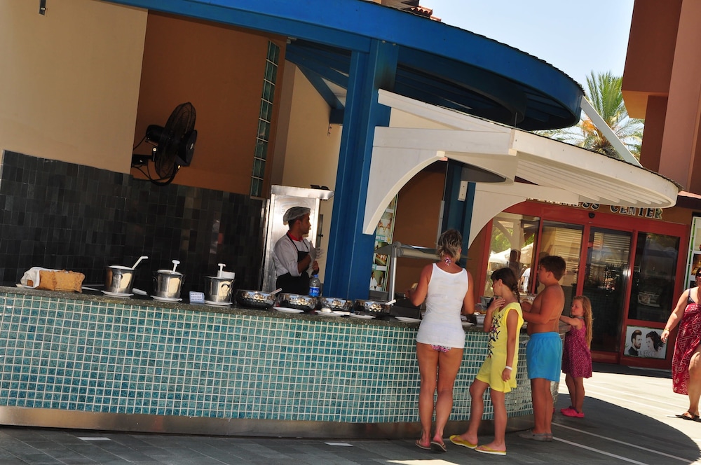 Club Grand Side Amazon Water World - All Inclusive — Restaurant & bars in Side