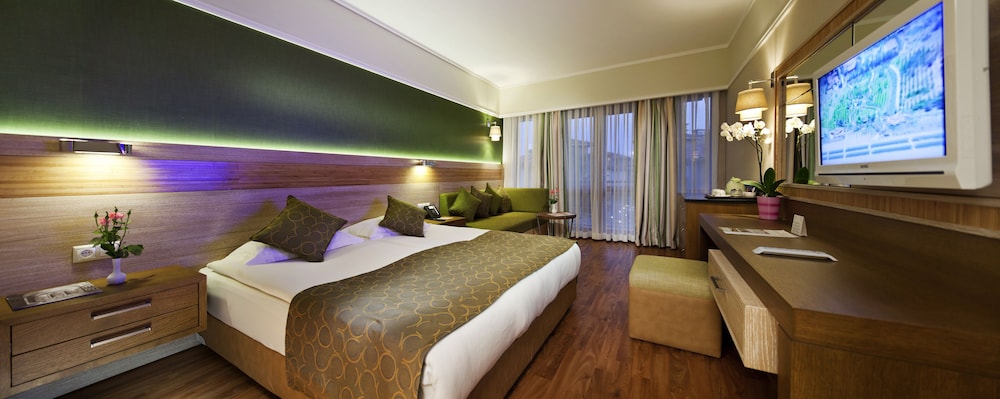 Club Grand Side Amazon Water World - All Inclusive — Hotel rooms in Side