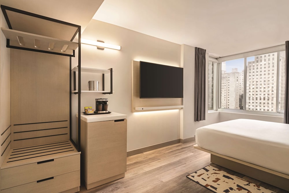 DoubleTree by Hilton New York Midtown Fifth Ave — Hotel rooms in New York City, New York State
