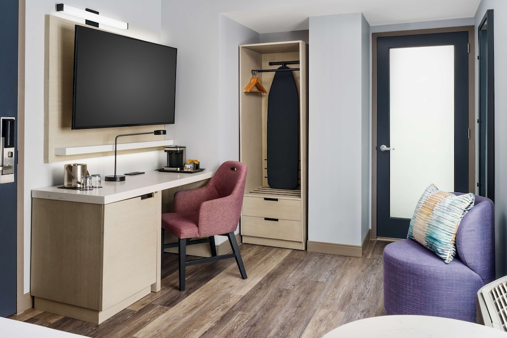 DoubleTree by Hilton New York Midtown Fifth Ave — Hotel rooms in New York City, New York State