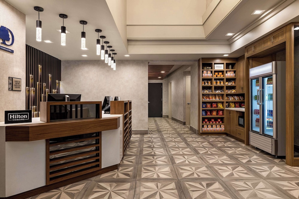 DoubleTree by Hilton New York Midtown Fifth Ave — Restaurant & bars in New York City, New York State