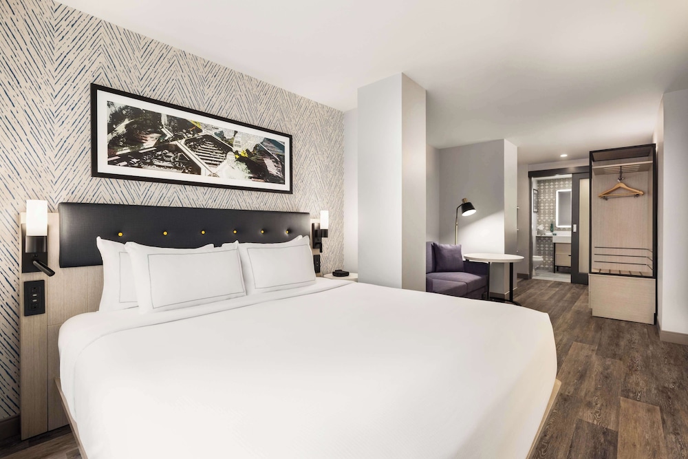 DoubleTree by Hilton New York Midtown Fifth Ave — Hotel rooms in New York City, New York State