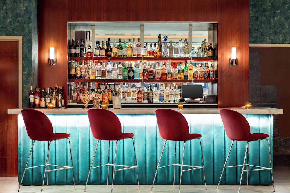 DoubleTree by Hilton New York Midtown Fifth Ave — Restaurant & bars in New York City, New York State
