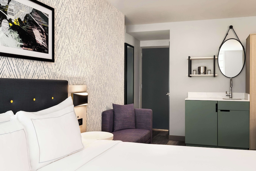 DoubleTree by Hilton New York Midtown Fifth Ave — Hotel rooms in New York City, New York State