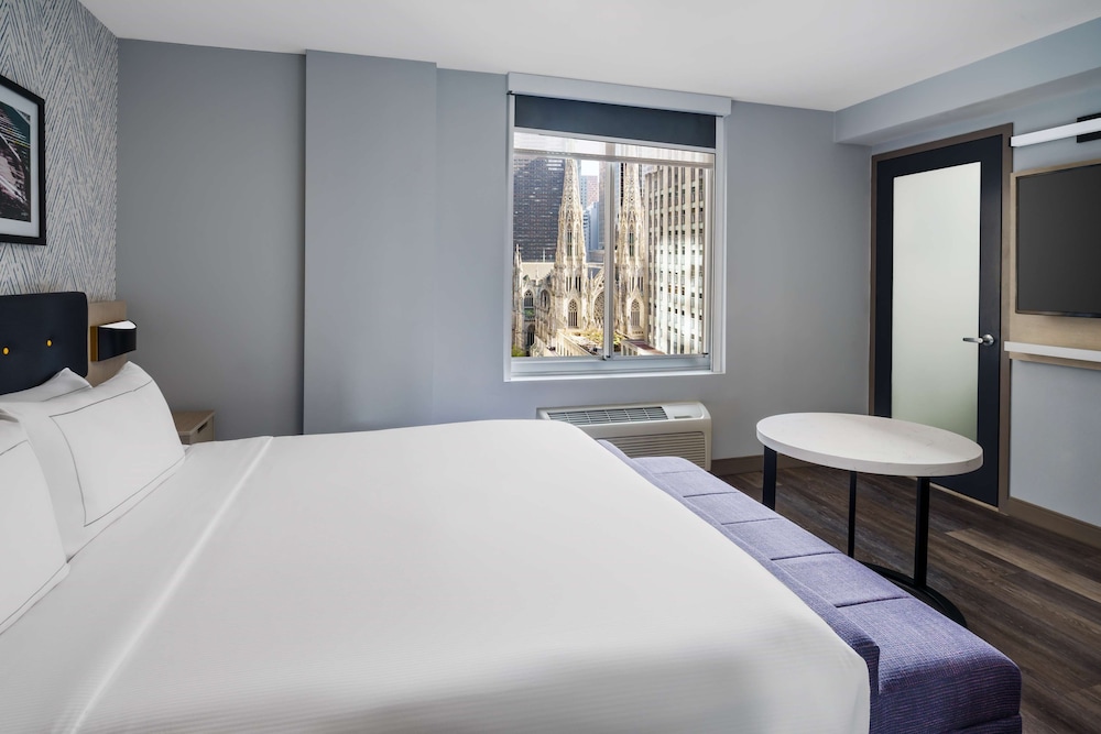 DoubleTree by Hilton New York Midtown Fifth Ave — Hotel rooms in New York City, New York State
