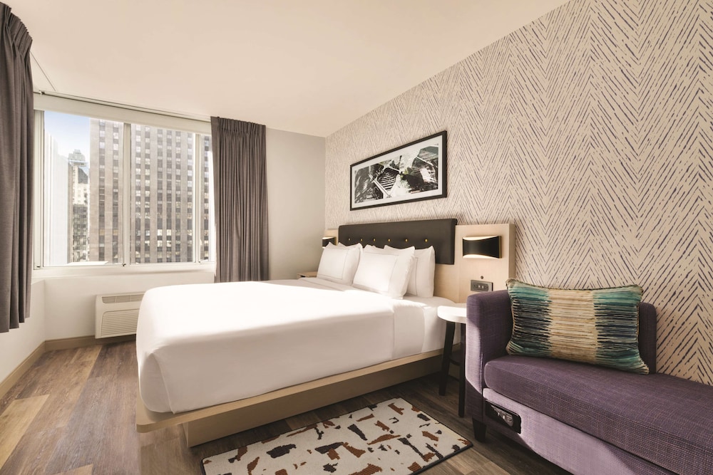 DoubleTree by Hilton New York Midtown Fifth Ave — Hotel rooms in New York City, New York State