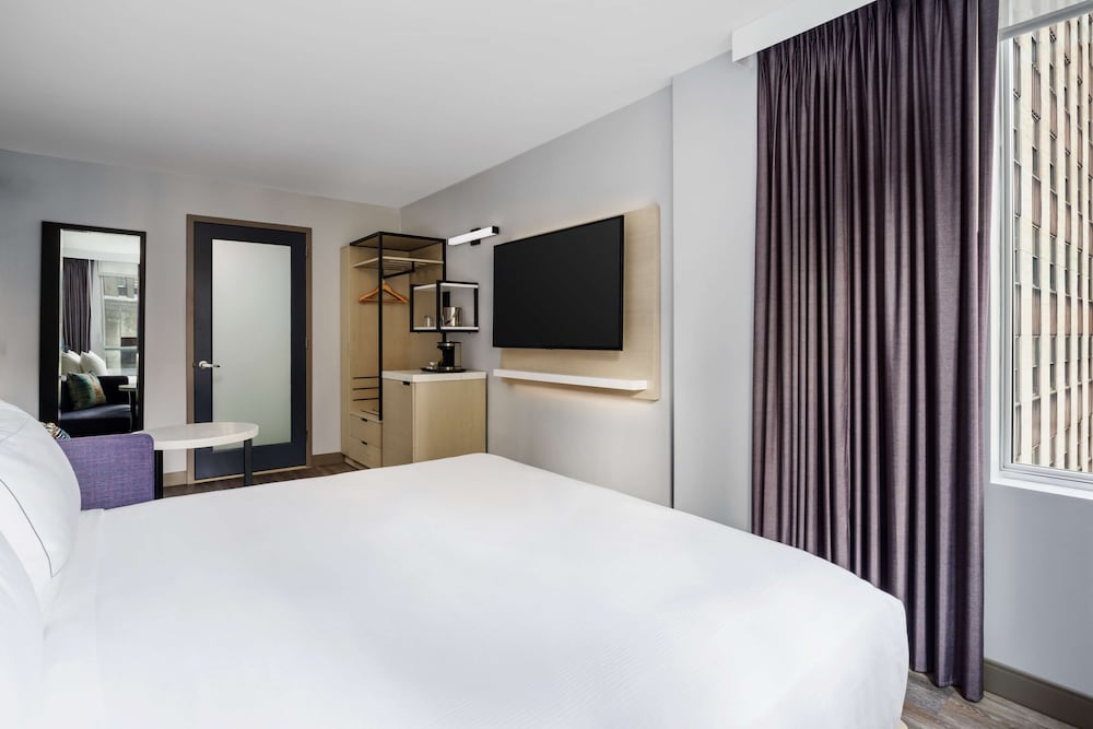 DoubleTree by Hilton New York Midtown Fifth Ave — Hotel rooms in New York City, New York State