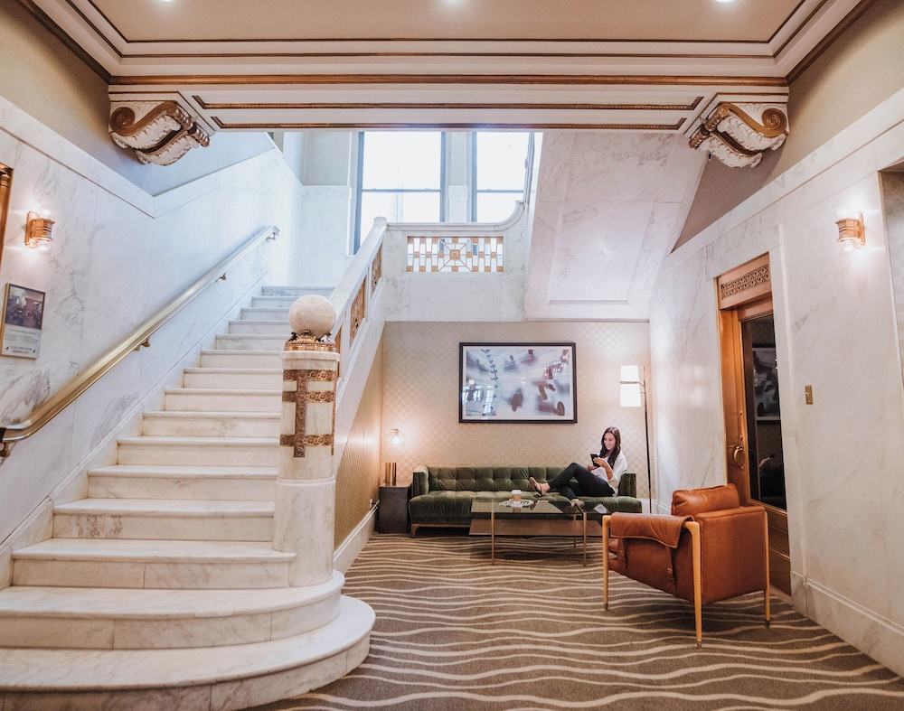 Club Quarters Hotel Wacker at Michigan, Chicago — Hotel building in Chicago, Illinois