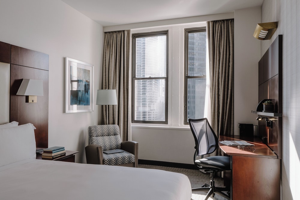 Club Quarters Hotel Wacker at Michigan, Chicago — Hotel rooms in Chicago, Illinois