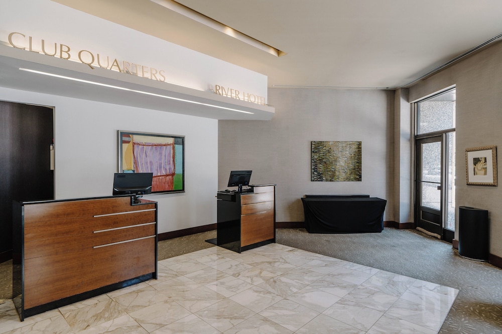 Club Quarters Hotel Wacker at Michigan, Chicago — Hotel building in Chicago, Illinois