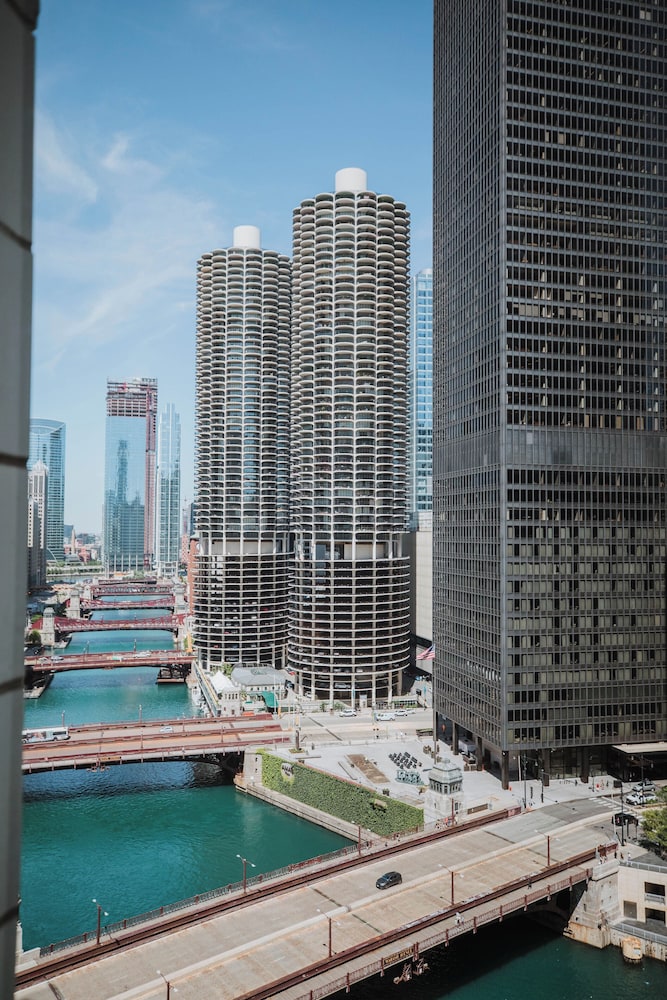 Club Quarters Hotel Wacker at Michigan, Chicago — Attractions in the area in Chicago, Illinois