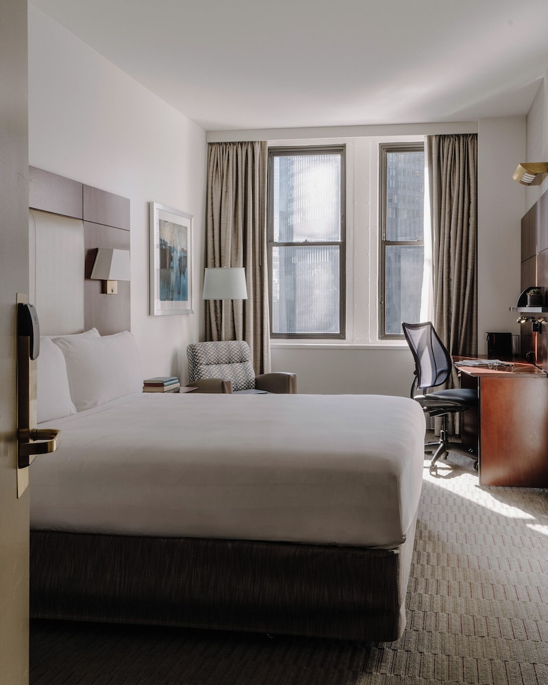 Club Quarters Hotel Wacker at Michigan, Chicago — Hotel rooms in Chicago, Illinois