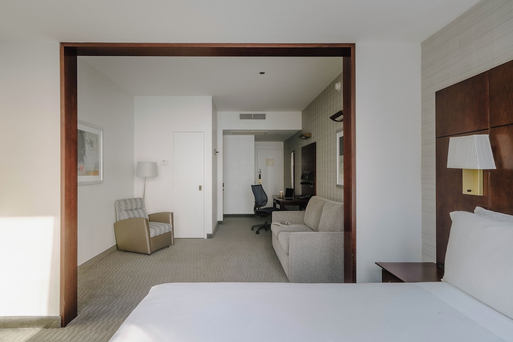 Club Quarters Hotel Wacker at Michigan, Chicago — Hotel rooms in Chicago, Illinois