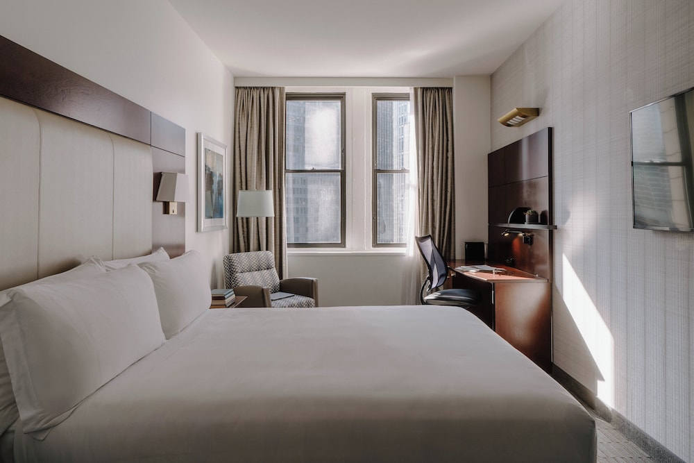 Club Quarters Hotel Wacker at Michigan, Chicago — Hotel rooms in Chicago, Illinois