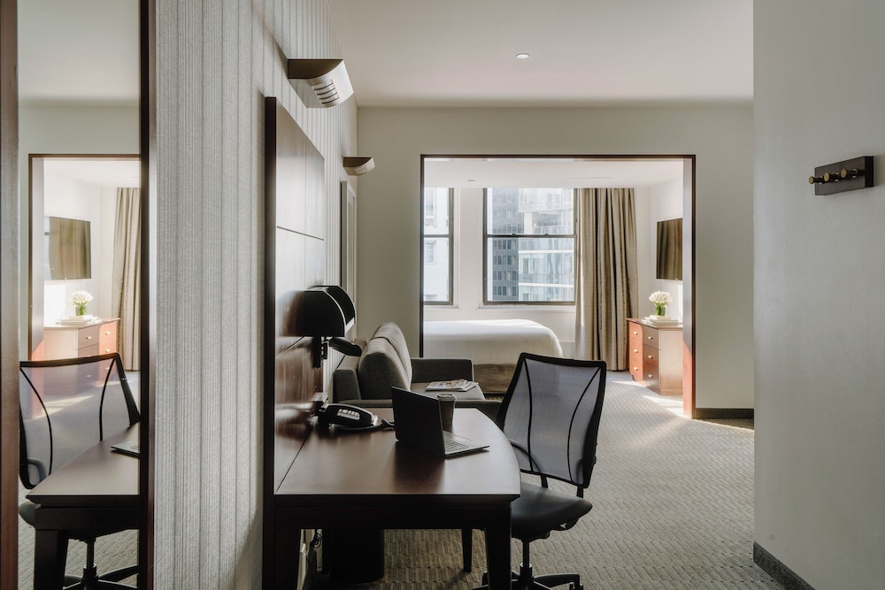 Club Quarters Hotel Wacker at Michigan, Chicago — Hotel rooms in Chicago, Illinois