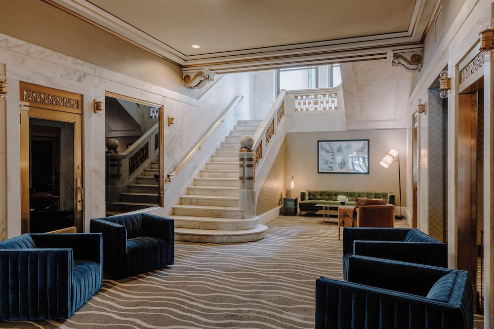 Club Quarters Hotel Wacker at Michigan, Chicago — Hotel building in Chicago, Illinois