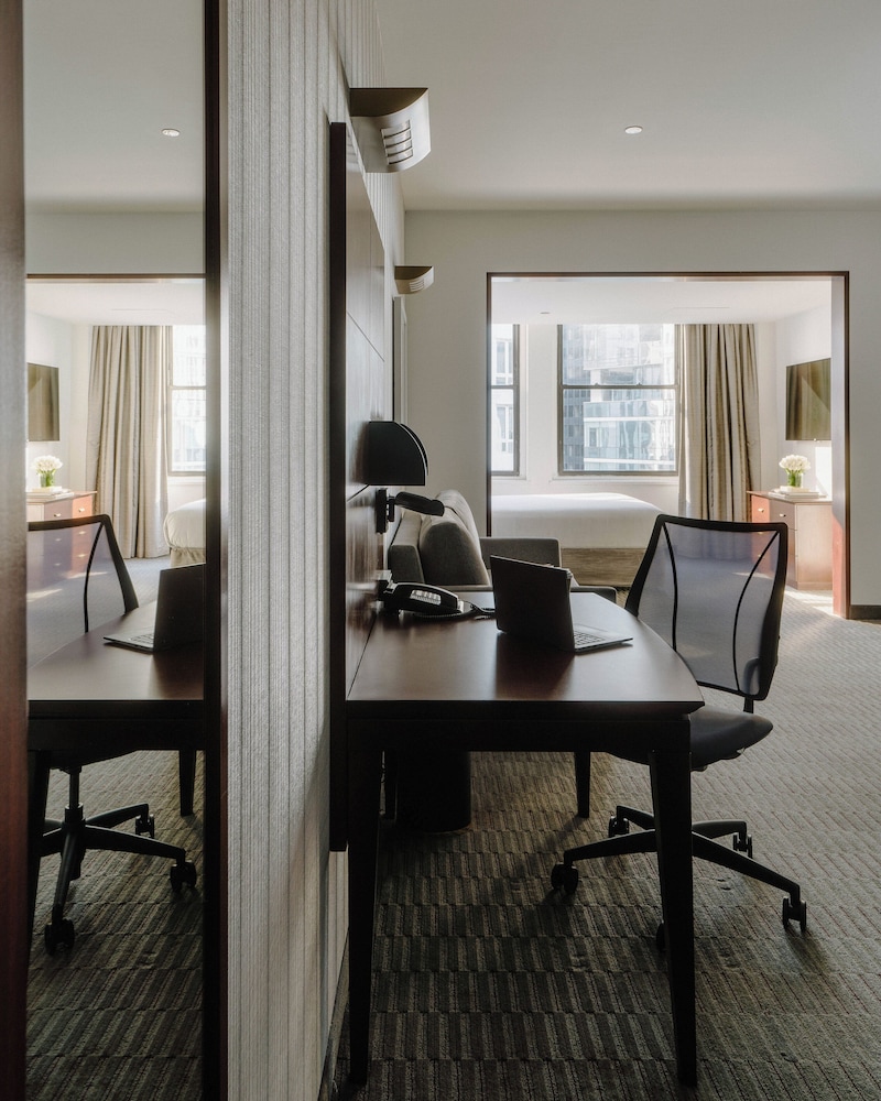 Club Quarters Hotel Wacker at Michigan, Chicago — Hotel rooms in Chicago, Illinois