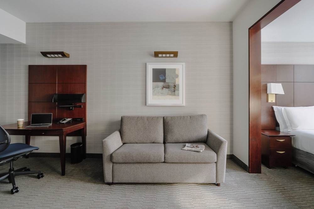 Club Quarters Hotel Wacker at Michigan, Chicago — Hotel rooms in Chicago, Illinois