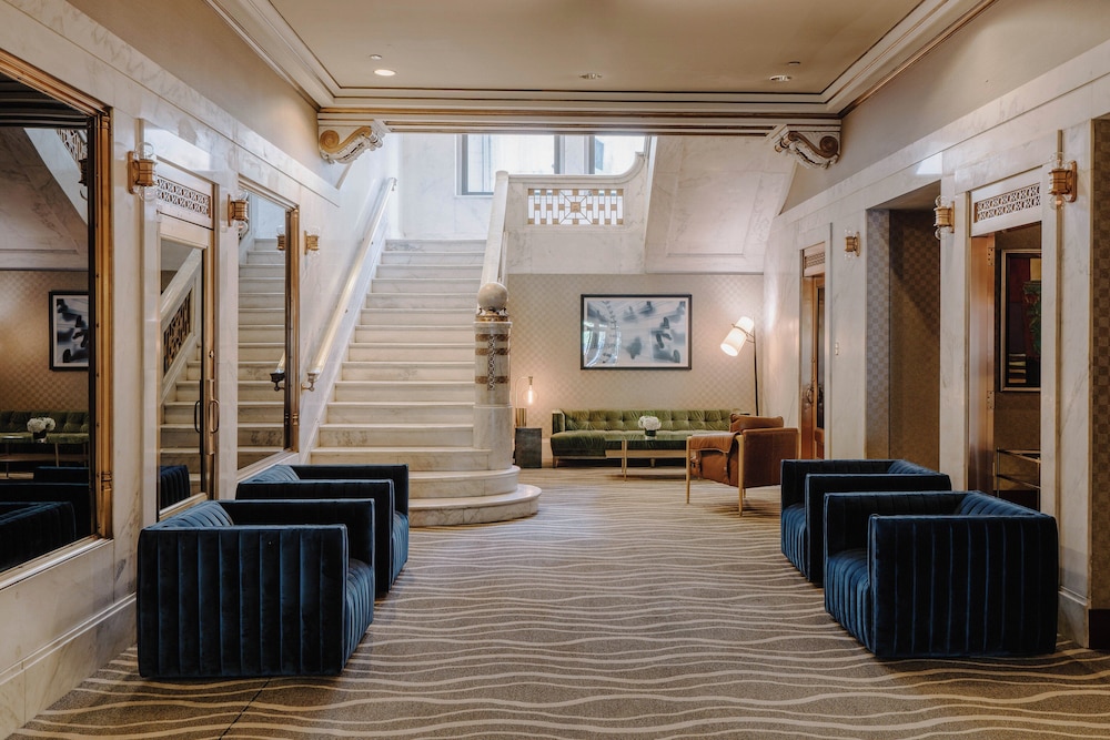 Club Quarters Hotel Wacker at Michigan, Chicago — Hotel building in Chicago, Illinois