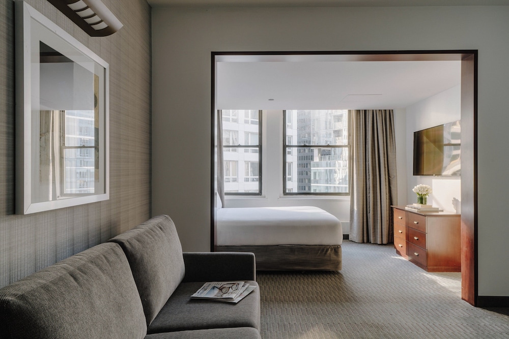 Club Quarters Hotel Wacker at Michigan, Chicago — Hotel rooms in Chicago, Illinois