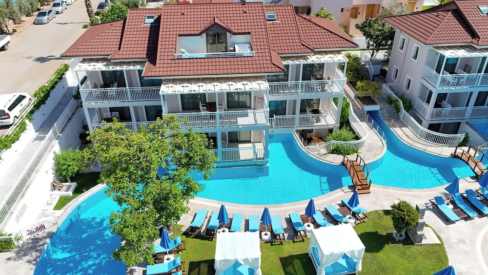 Mozaik Swim Up Hotel and Apartments — Swimming pool in Fethiye, Mugla