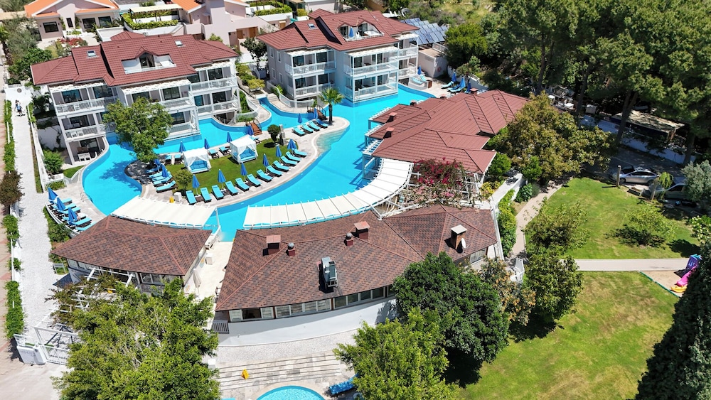 Mozaik Swim Up Hotel and Apartments — Swimming pool in Fethiye, Mugla
