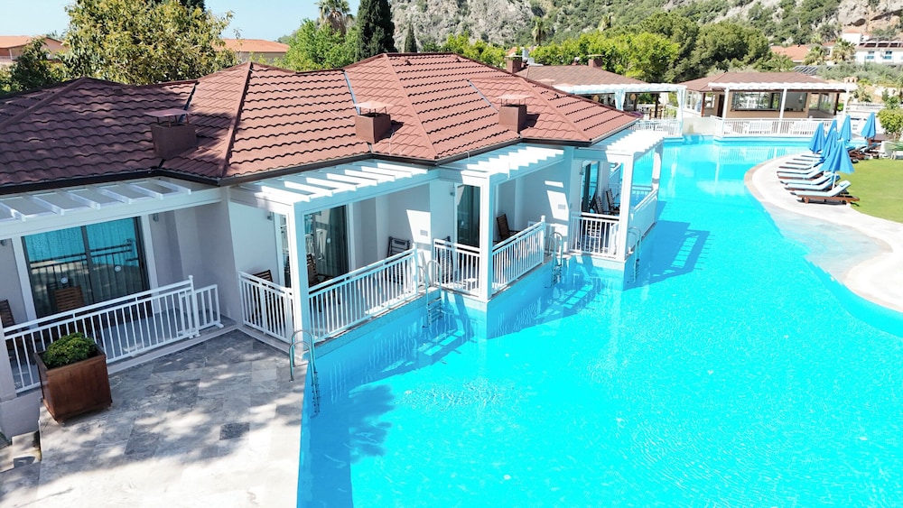 Mozaik Swim Up Hotel and Apartments — Swimming pool in Fethiye, Mugla