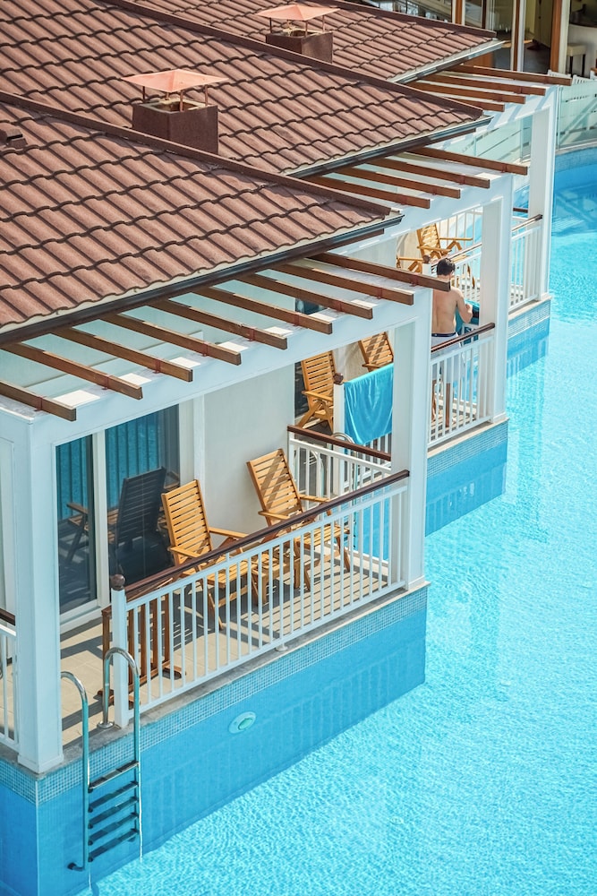 Mozaik Swim Up Hotel and Apartments — Swimming pool in Fethiye, Mugla