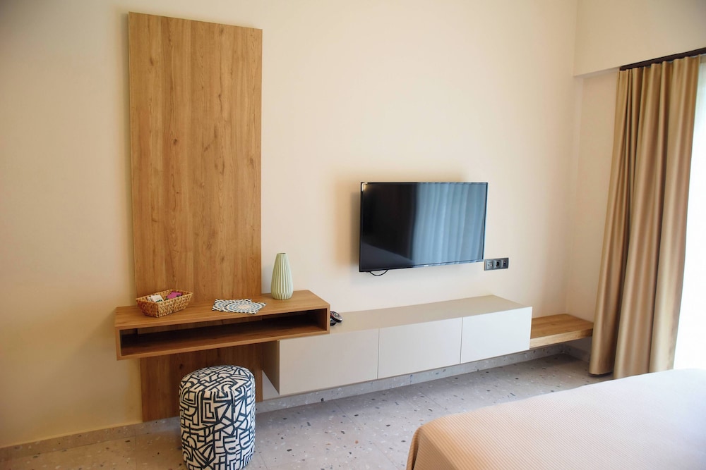 Mozaik Swim Up Hotel and Apartments — Hotel rooms in Fethiye, Mugla