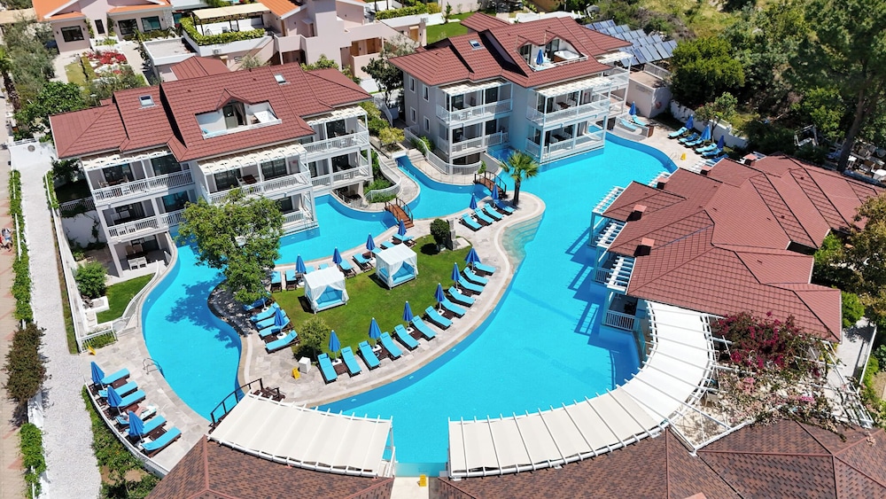 Mozaik Swim Up Hotel and Apartments — Swimming pool in Fethiye, Mugla