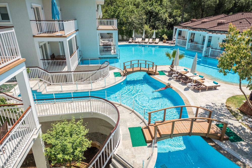 Mozaik Swim Up Hotel and Apartments — Swimming pool in Fethiye, Mugla