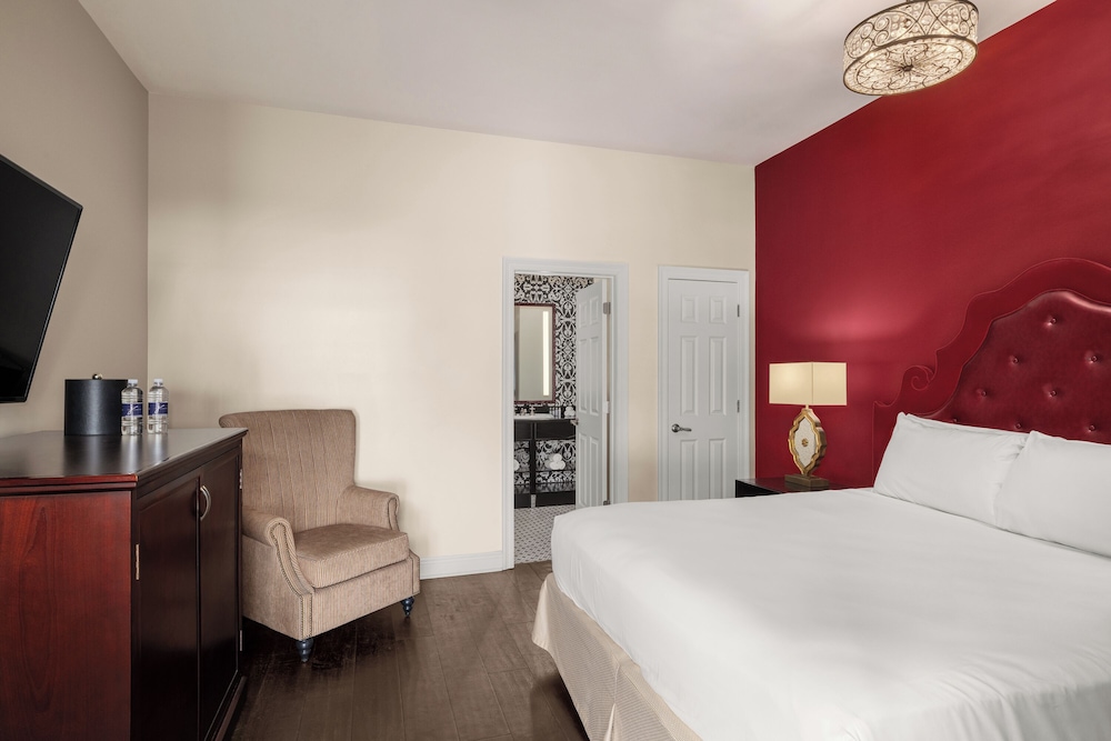 Dauphine Orleans Hotel — Hotel rooms in New Orleans, Louisiana