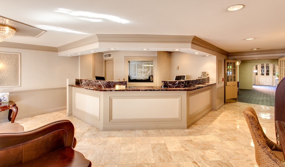 Dauphine Orleans Hotel — Hotel building in New Orleans, Louisiana