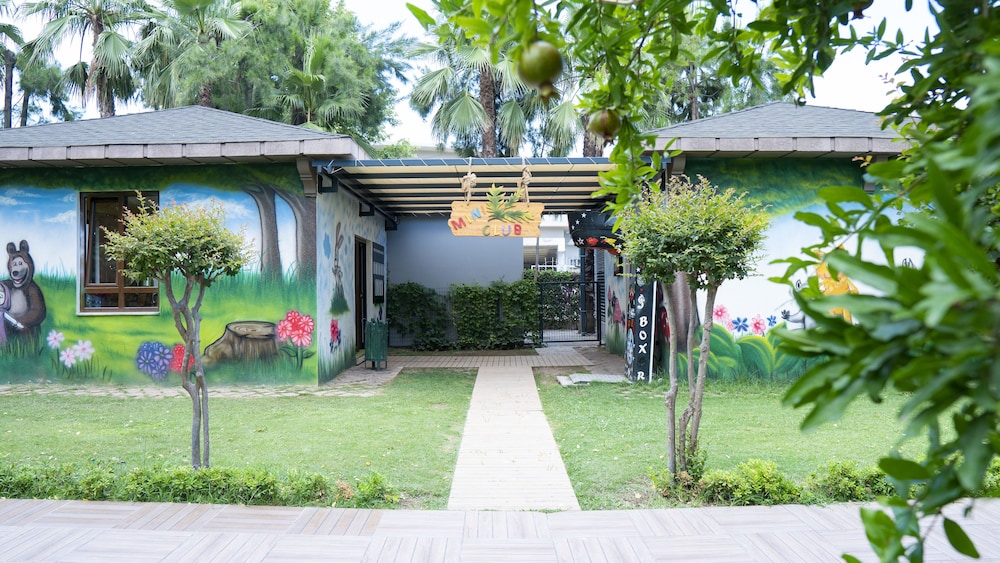 Fame Residence Göynük - All Inclusive — Attractions for children in Kemer