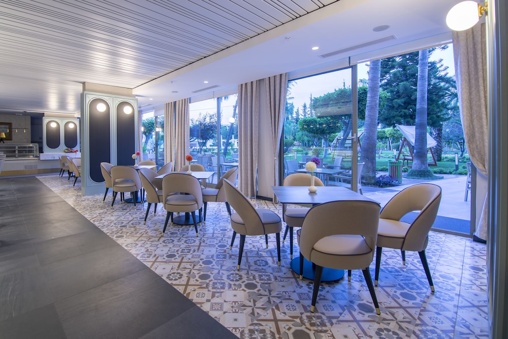 Fame Residence Göynük - All Inclusive — Restaurant & bars in Kemer