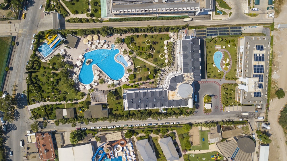 Fame Residence Göynük - All Inclusive — Swimming pool in Kemer