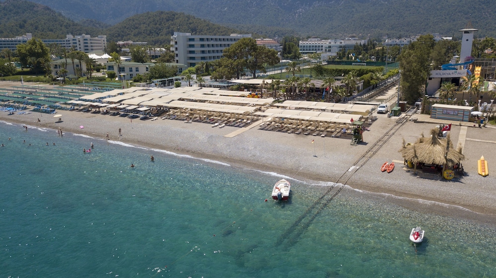 Fame Residence Göynük - All Inclusive — Beach in Kemer