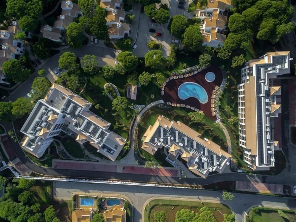 Pine Cliffs Gardens — Hotel building in Albufeira, Faro
