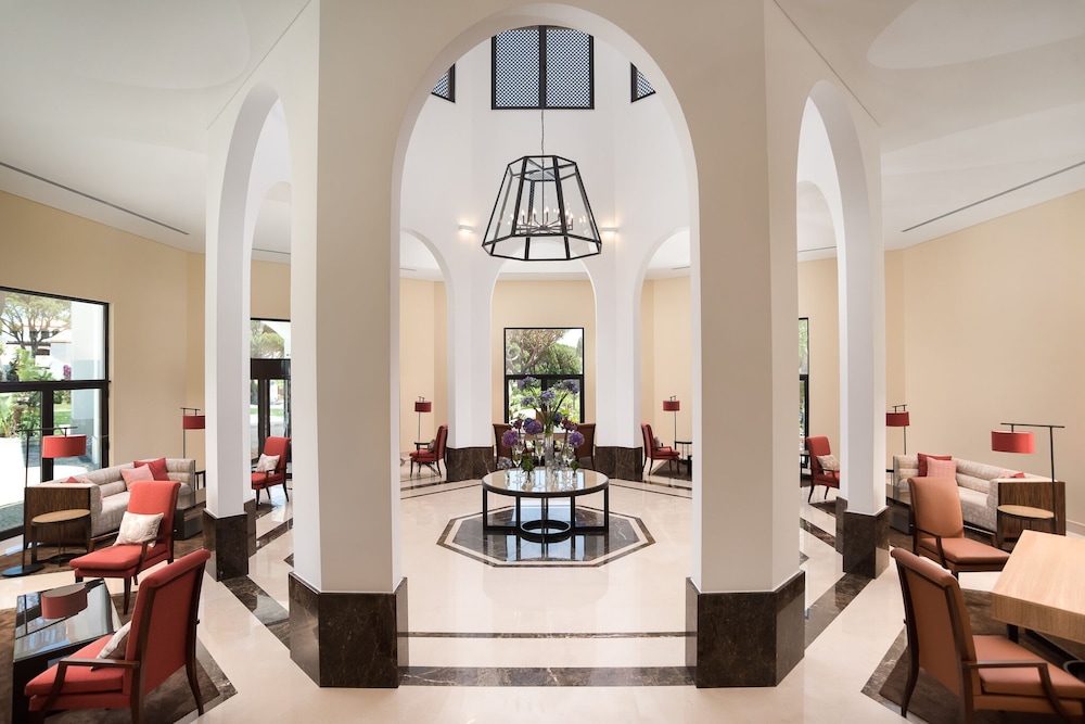 Pine Cliffs Gardens — Hotel building in Albufeira, Faro
