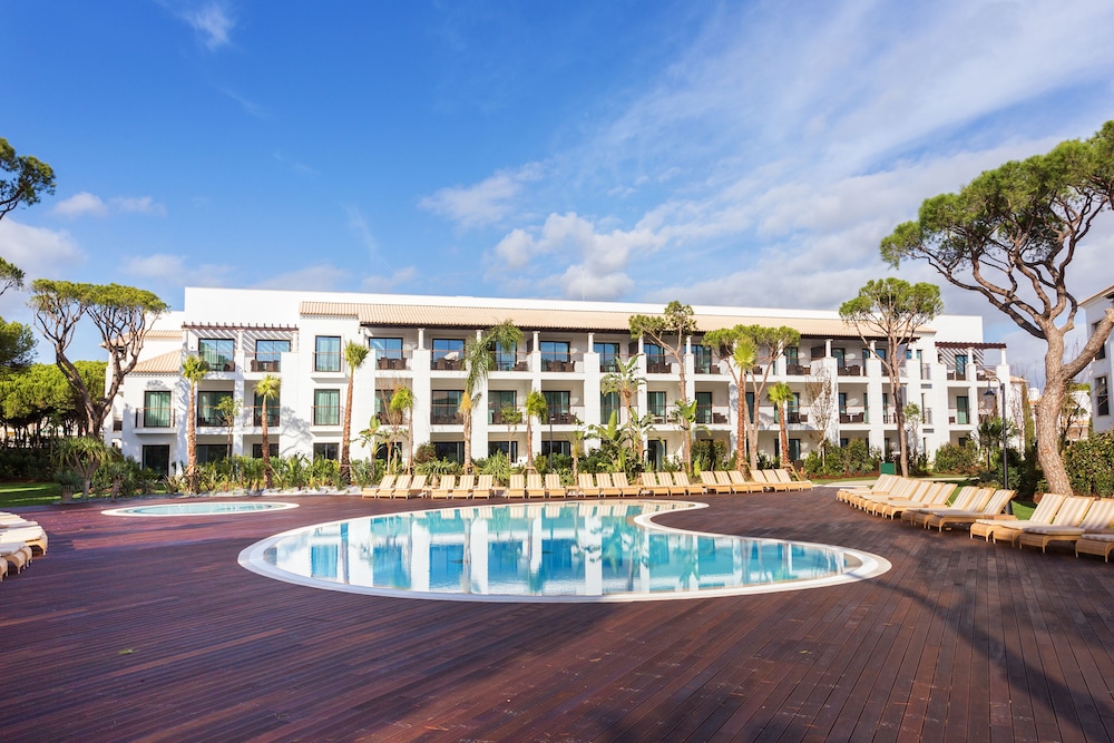 Pine Cliffs Gardens — Swimming pool in Albufeira, Faro