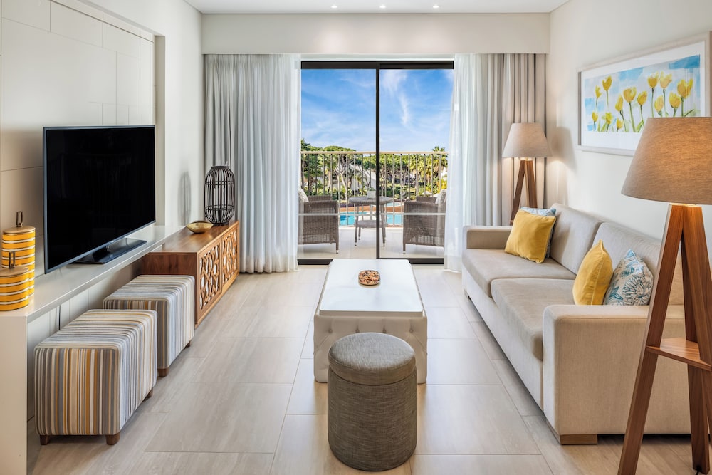 Pine Cliffs Gardens — Hotel rooms in Albufeira, Faro