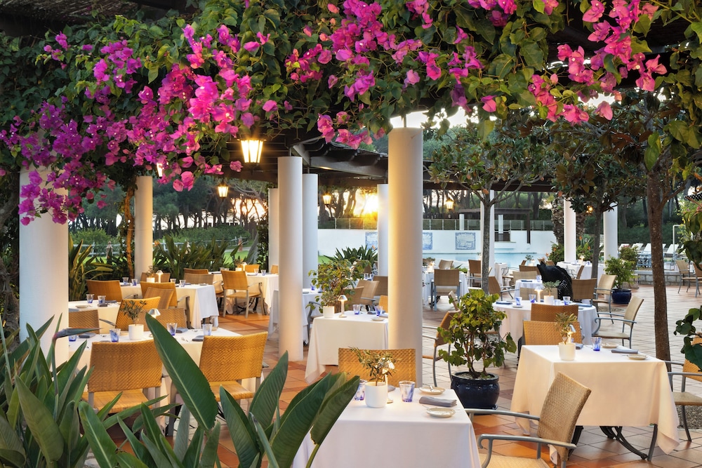 Pine Cliffs Gardens — Restaurant & bars in Albufeira, Faro