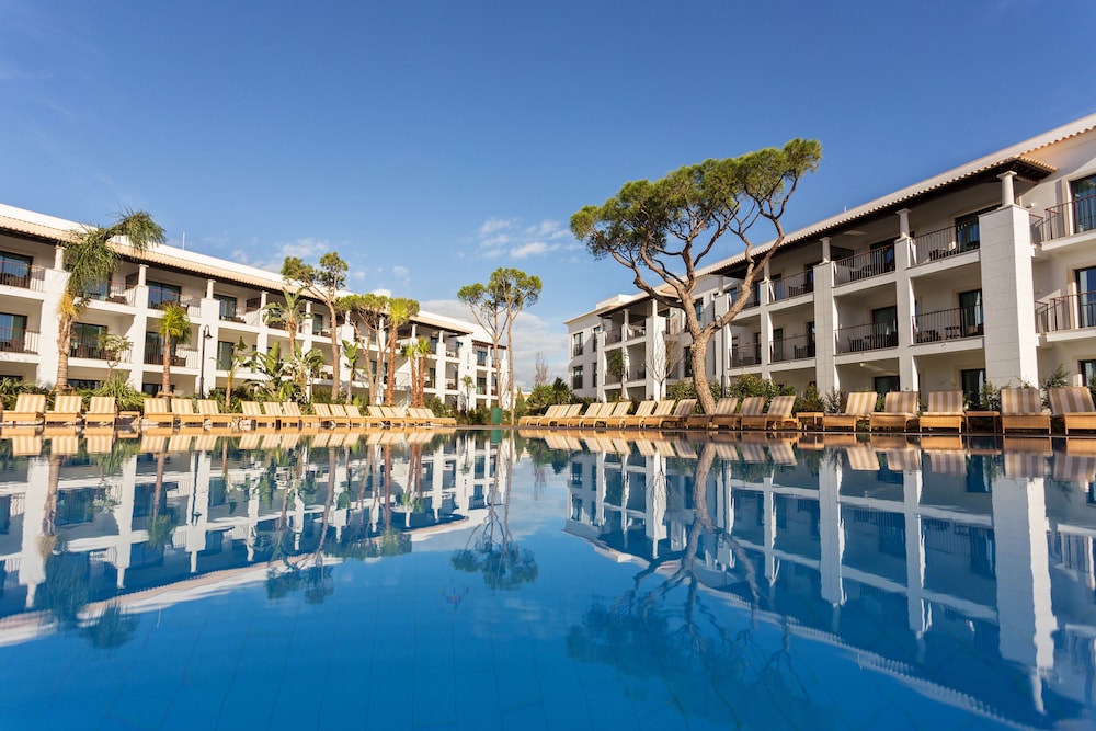 Pine Cliffs Gardens — Main photo in Albufeira, Faro
