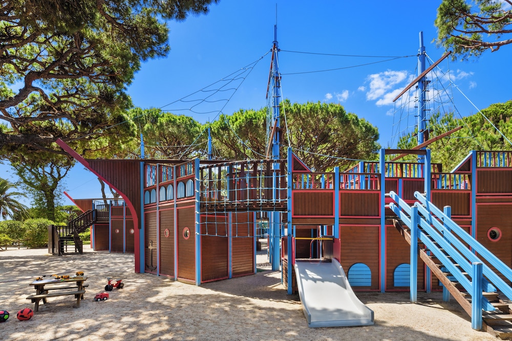 Pine Cliffs Gardens — Attractions for children in Albufeira, Faro