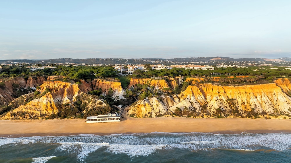 Pine Cliffs Gardens — Attractions in the area in Albufeira, Faro