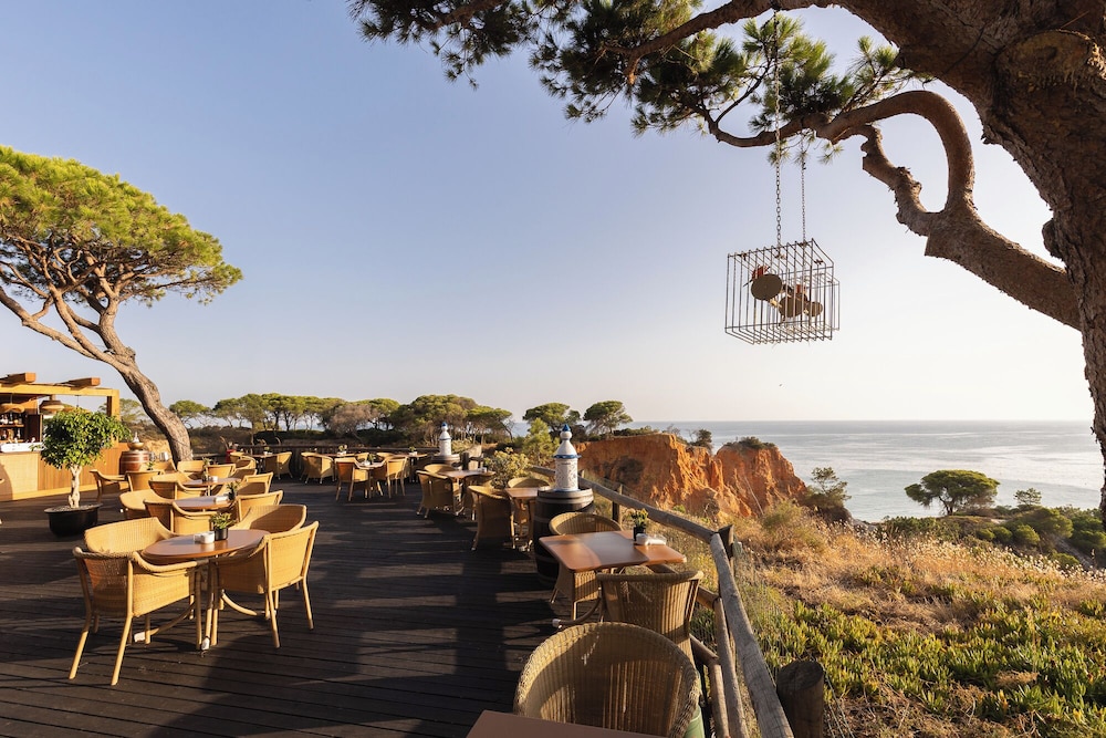 Pine Cliffs Gardens — Restaurant & bars in Albufeira, Faro