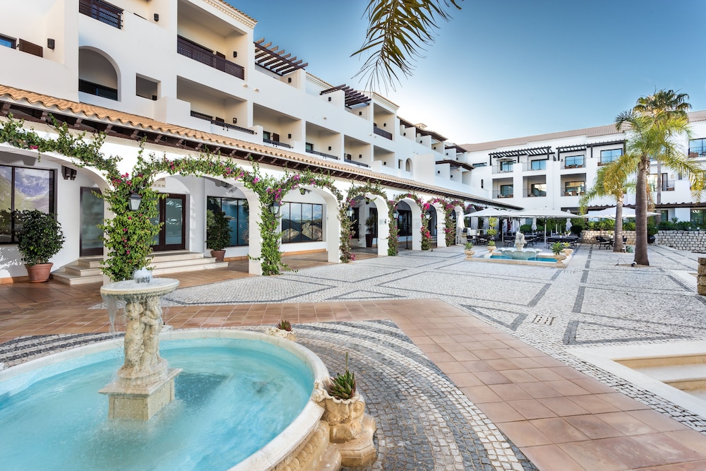 Pine Cliffs Gardens — Hotel building in Albufeira, Faro