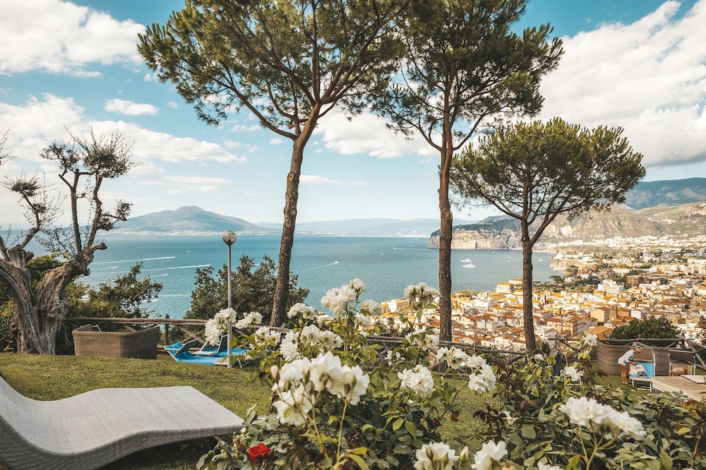 Grand Hotel President — Attractions in the area in Sorrento, Campania