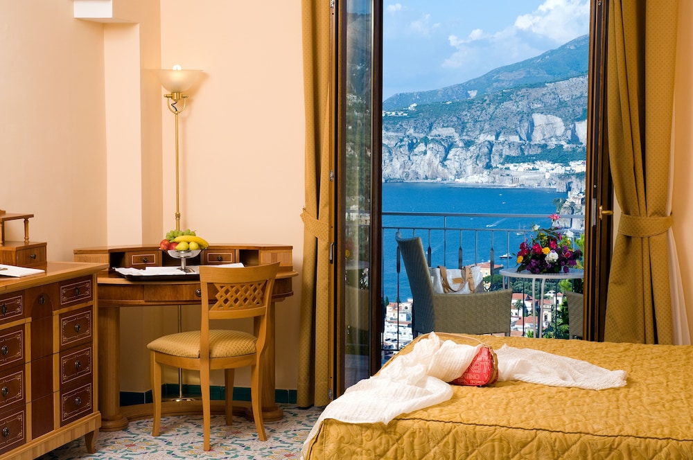 Grand Hotel President — Hotel rooms in Sorrento, Campania
