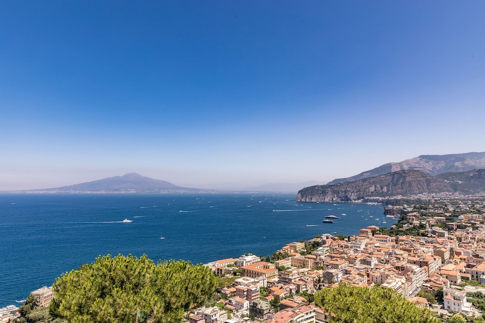 Grand Hotel President — Attractions in the area in Sorrento, Campania